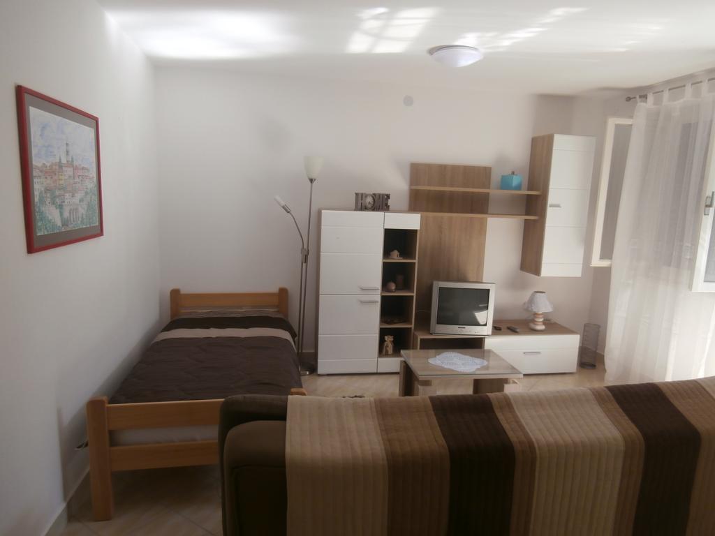 Apartment Gabi Лабин Екстериор снимка