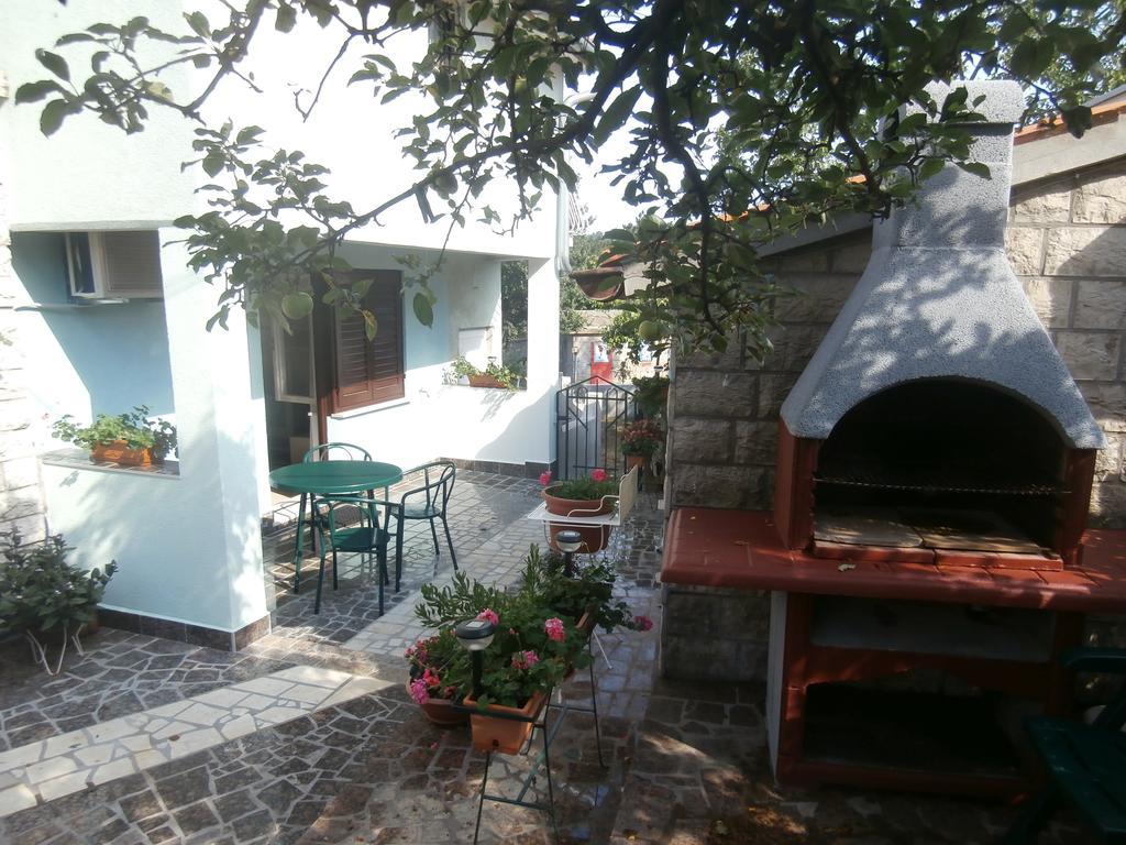 Apartment Gabi Лабин Екстериор снимка