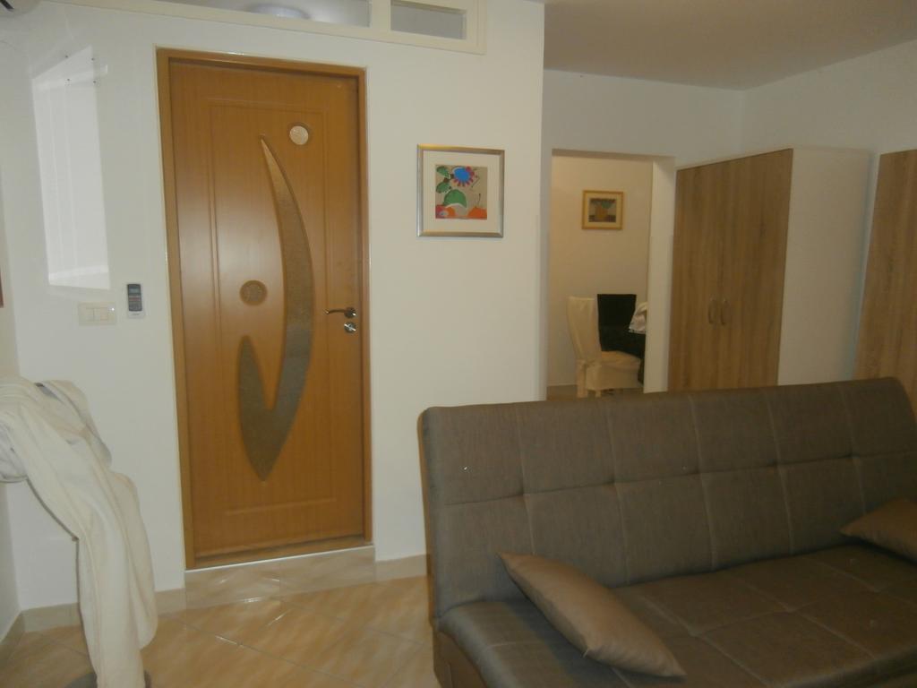 Apartment Gabi Лабин Екстериор снимка