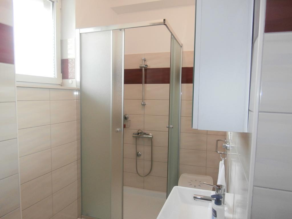 Apartment Gabi Лабин Екстериор снимка