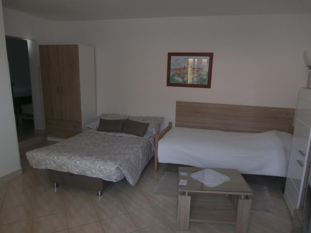 Apartment Gabi Лабин Екстериор снимка