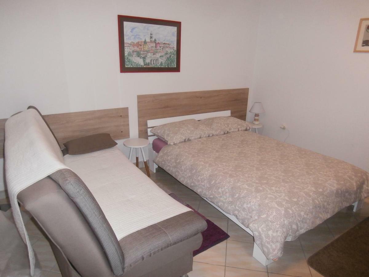 Apartment Gabi Лабин Екстериор снимка