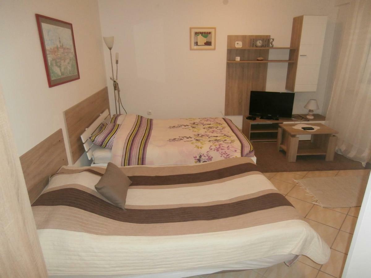 Apartment Gabi Лабин Екстериор снимка