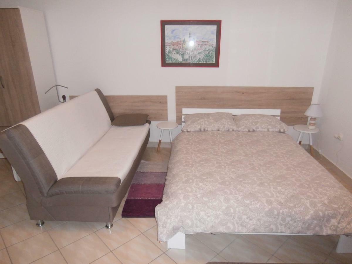 Apartment Gabi Лабин Екстериор снимка